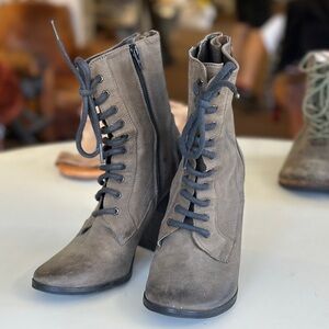 BT Dustan Grey Boots